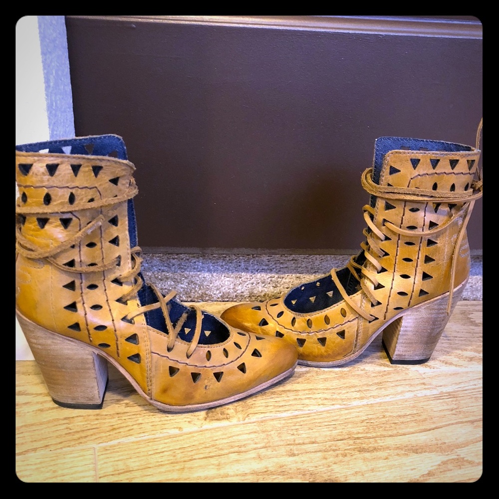 Freebird Flute lace up heel bootie